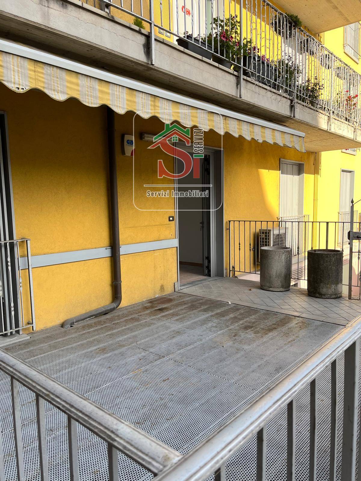 Locale commerciale in affitto a Villa d'Alm