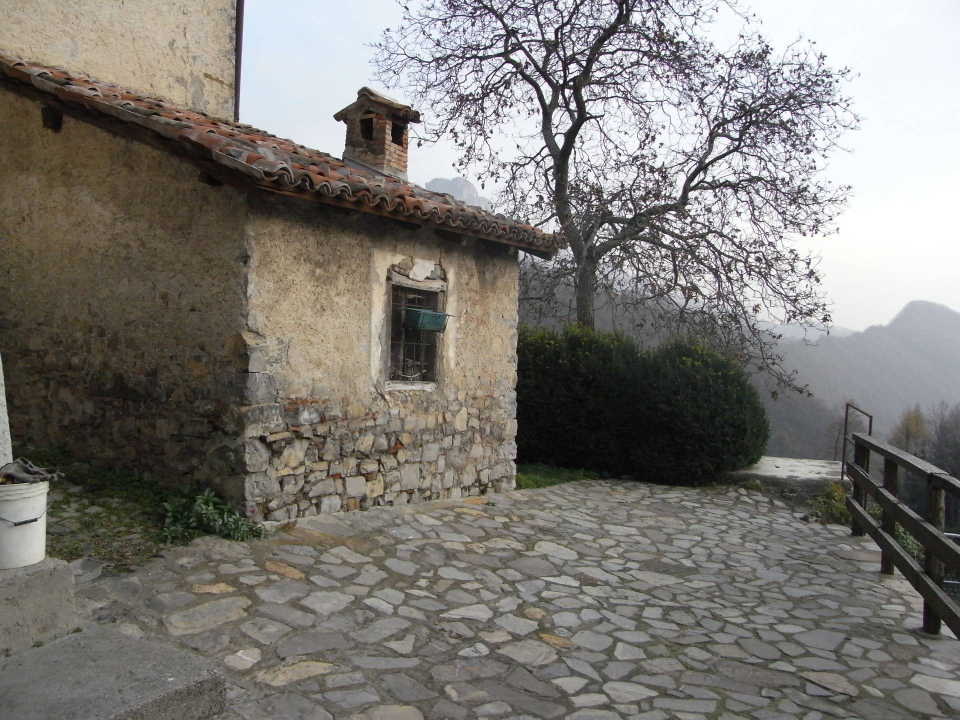 Rustico in vendita a Gerosa, Bura