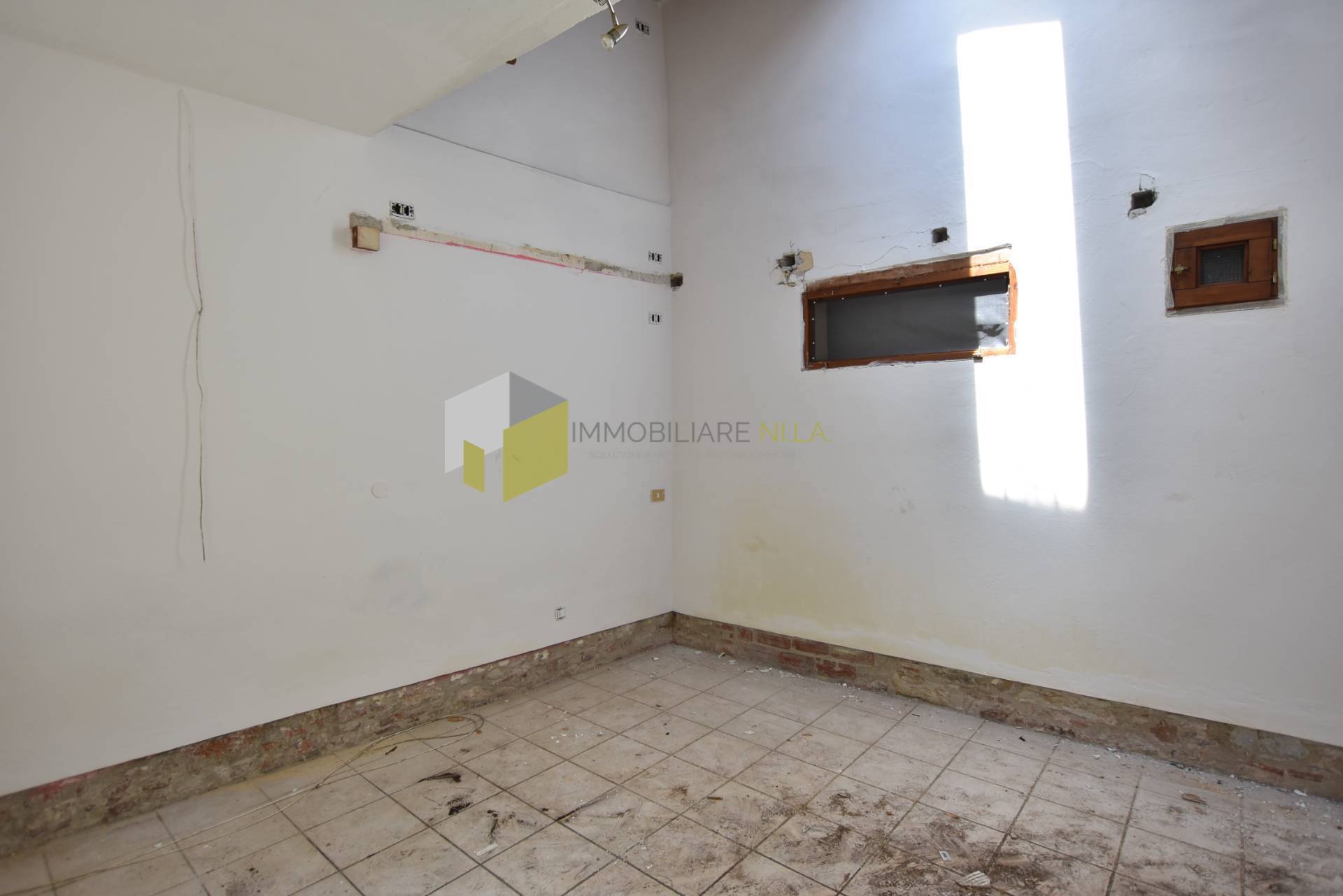 Casa indipendente in vendita a Pisa, Zona via Landi