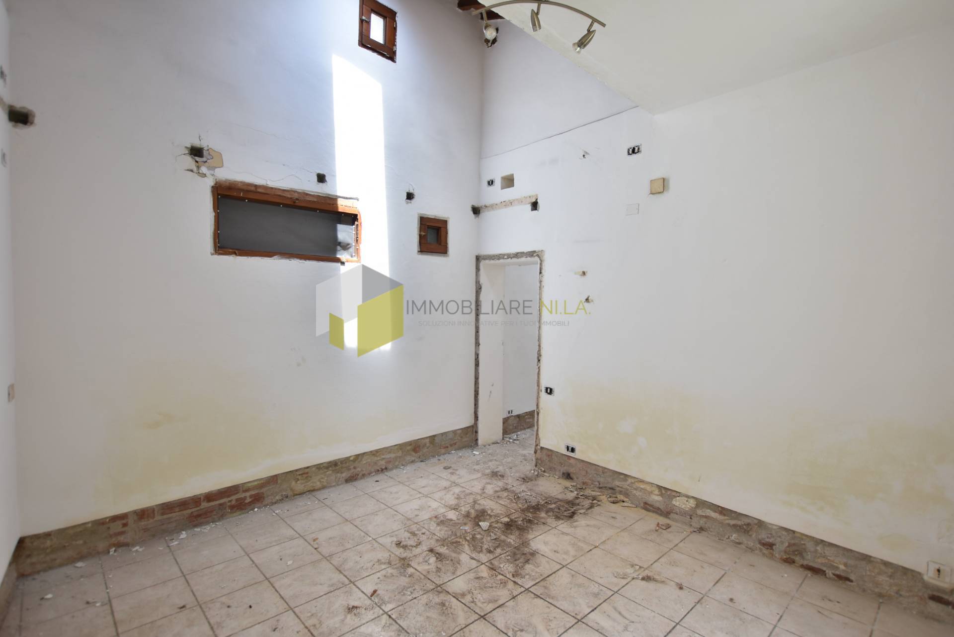 Casa indipendente in vendita a Pisa, Zona via Landi