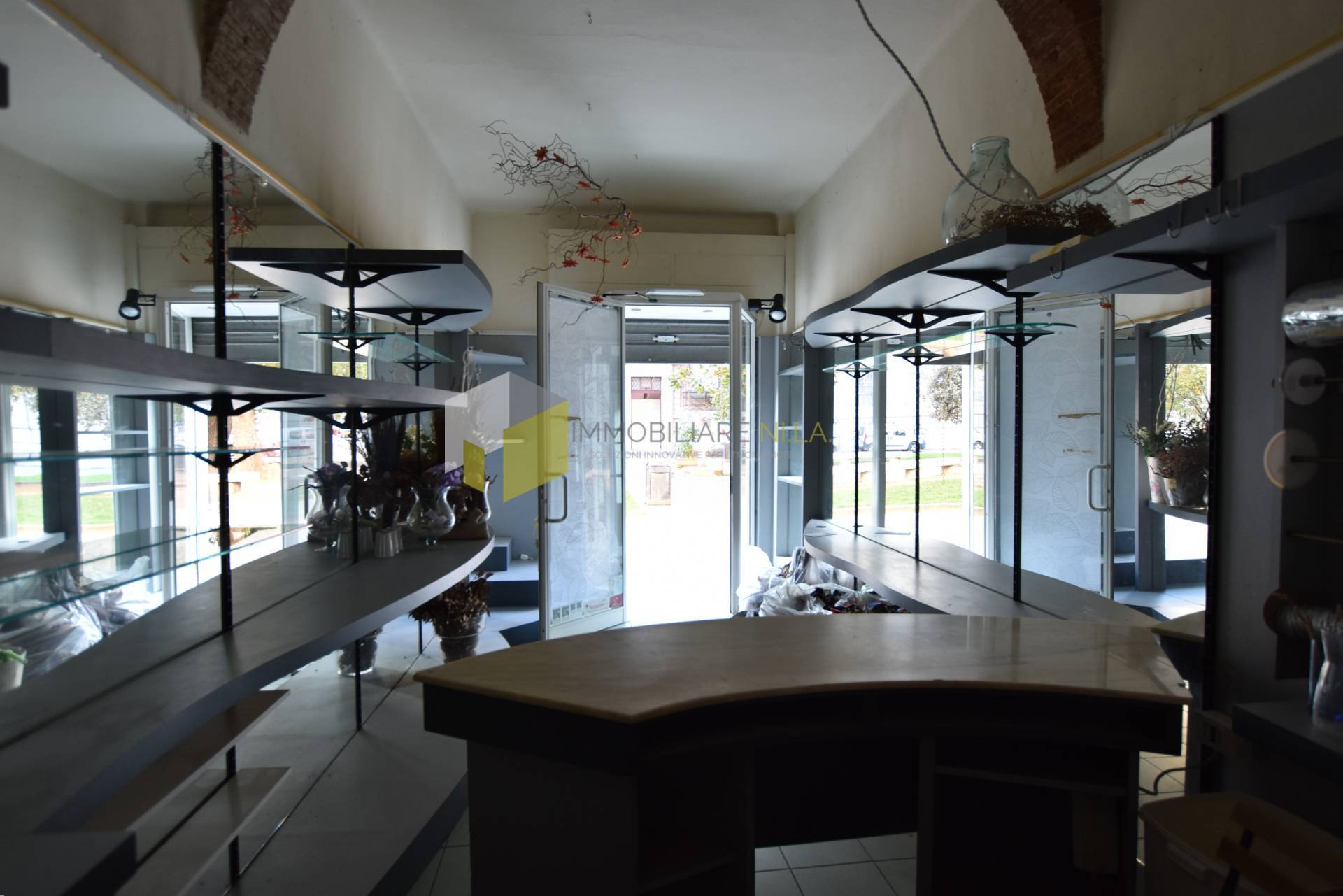 Locale commerciale in affitto a Pisa, Quartiere Santa Maria