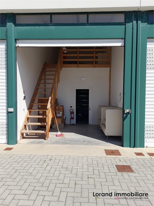 Box/Garage 36mq in vendita a Pisa