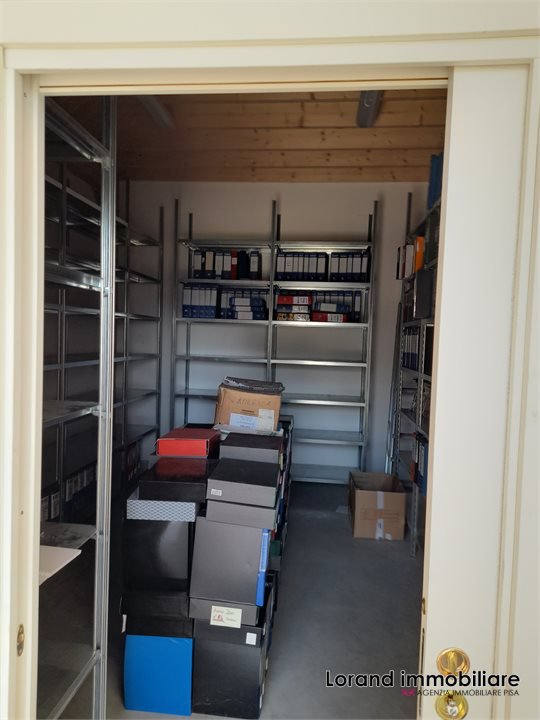 Box/Garage 36mq in vendita a Pisa