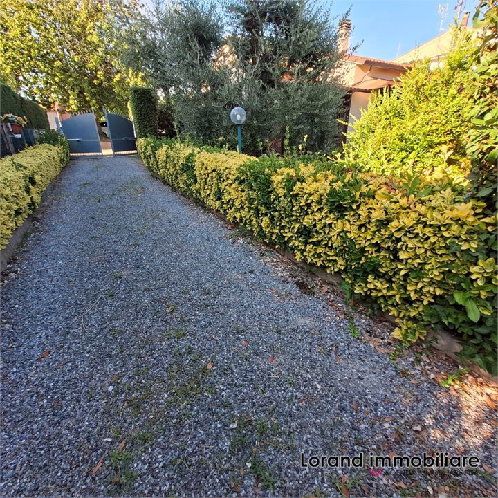 Casa indipendente in affitto a Cascina