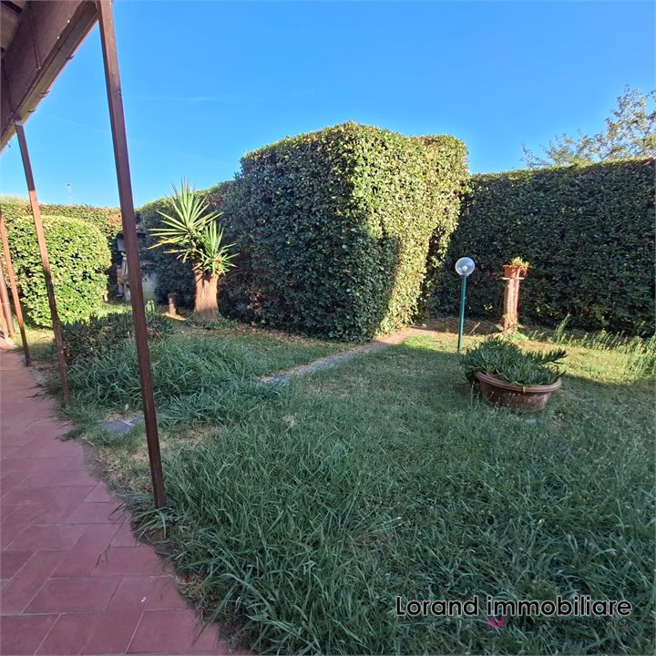 Casa indipendente in affitto a Cascina