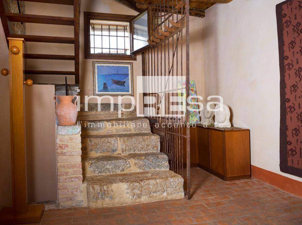 Rustico/Casale in vendita a Castelcucco