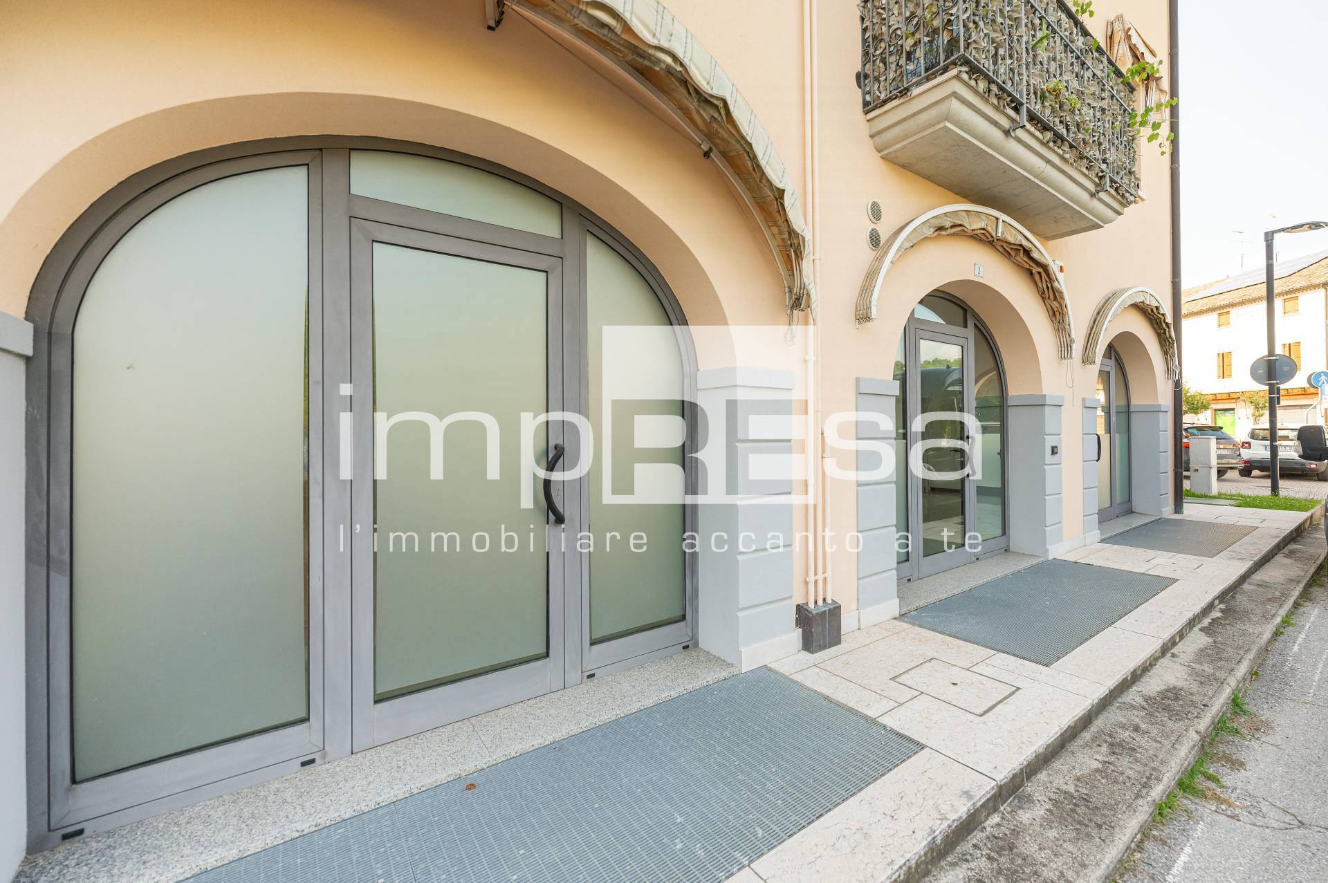 Negozio in vendita a Montebelluna, Biadene