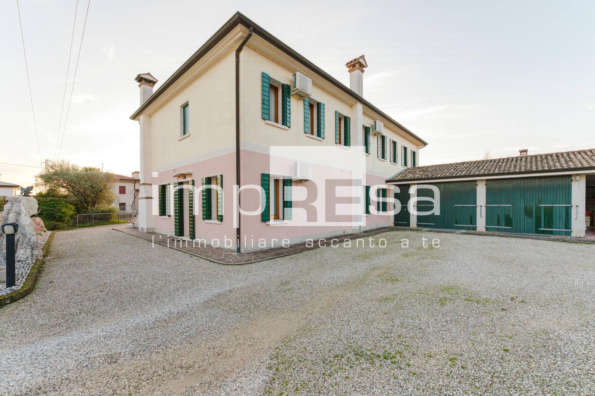 Villa in vendita a Montebelluna, Caonada