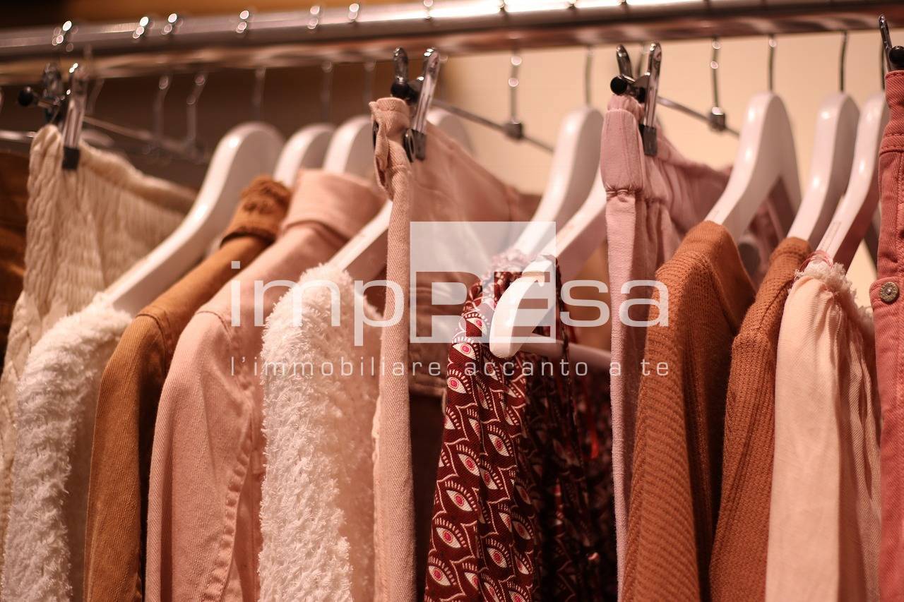 Ufficio in vendita a Montebelluna, Biadene