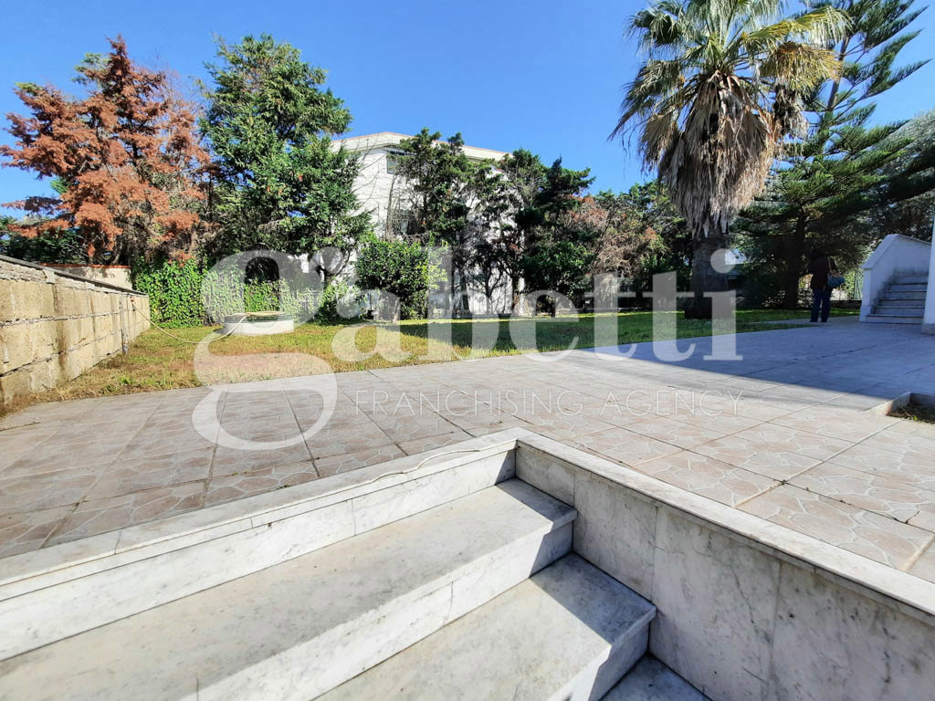 Villa Bifamiliare con giardino a Giugliano in Campania