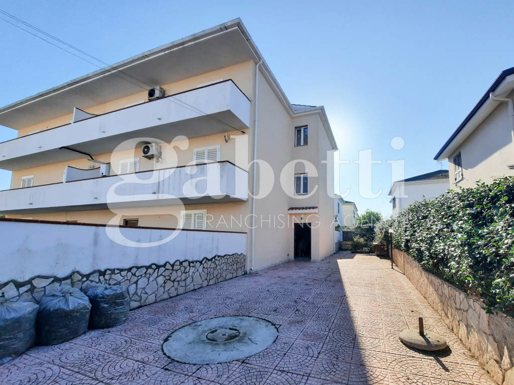 Villa Bifamiliare con giardino a Giugliano in Campania