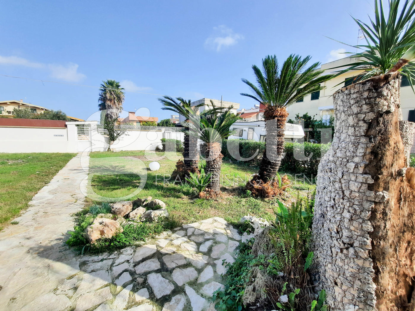 Villa ristrutturata a Giugliano in Campania