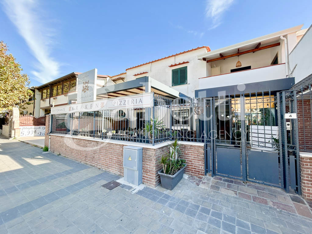 Attivit commerciale Ristorante e pizzeria in vendita a Castel Volturno