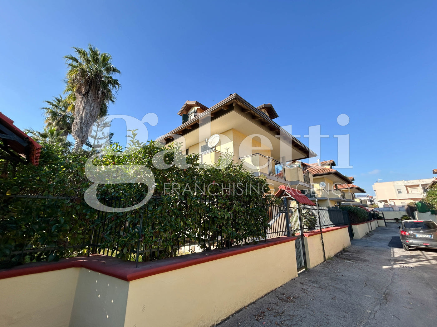 Villa arredata in affitto a Giugliano in Campania