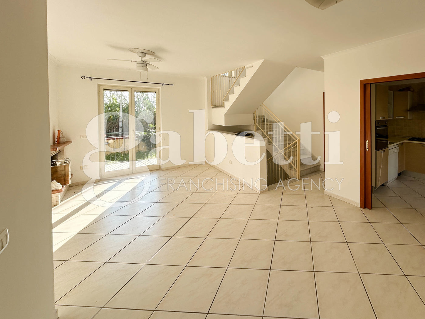 Villa arredata in affitto a Giugliano in Campania