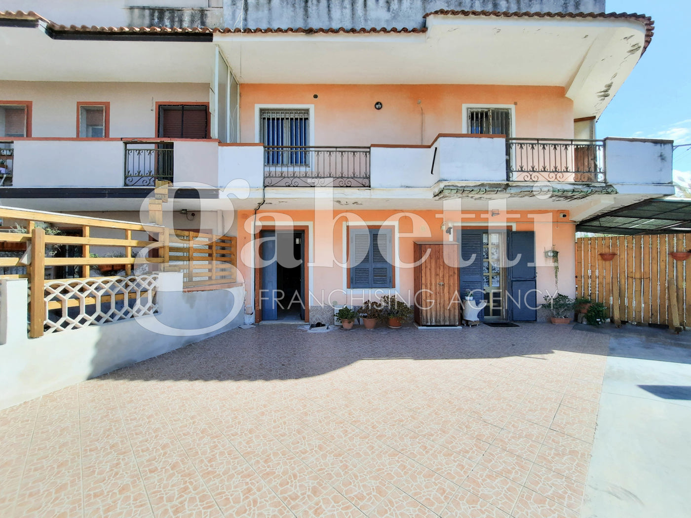 Appartamento con giardino a Giugliano in Campania