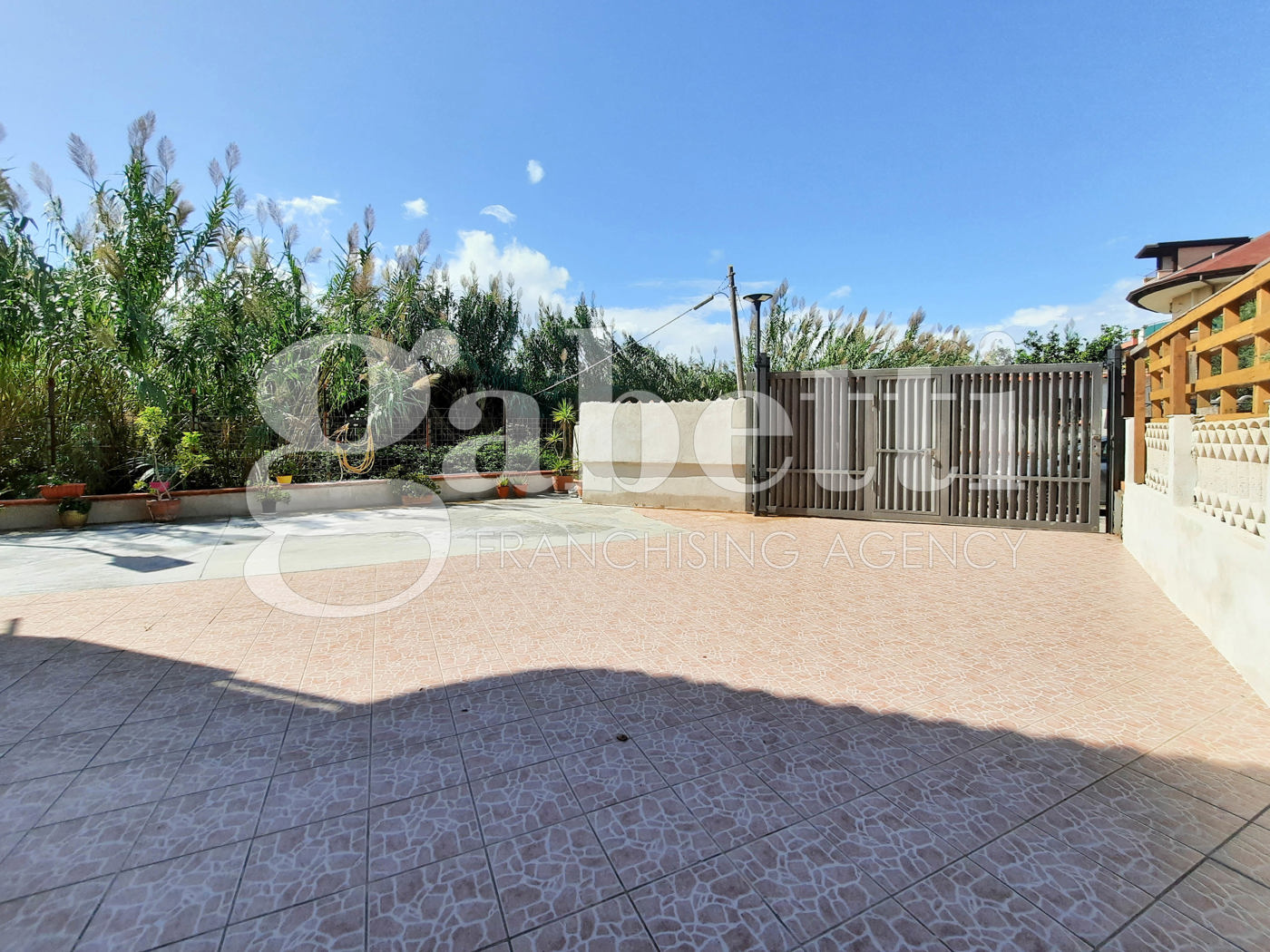 Appartamento con giardino a Giugliano in Campania