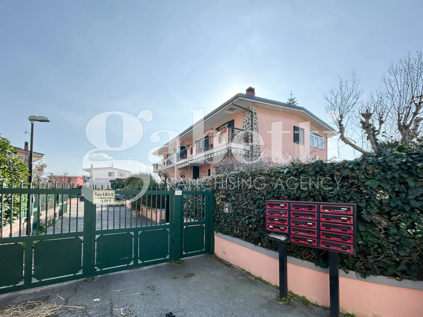 Villa Bifamiliare con giardino a Giugliano in Campania