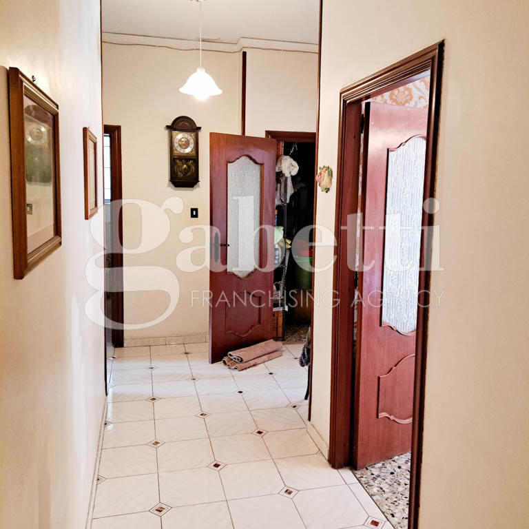 Quadrilocale da ristrutturare a Pozzuoli