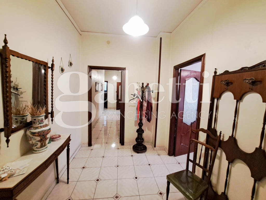 Quadrilocale da ristrutturare a Pozzuoli