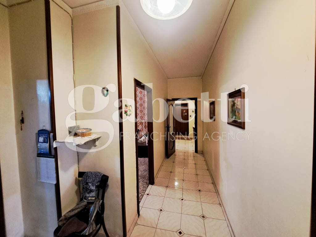 Quadrilocale da ristrutturare a Pozzuoli