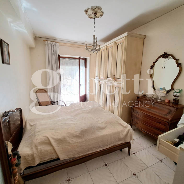 Quadrilocale da ristrutturare a Pozzuoli