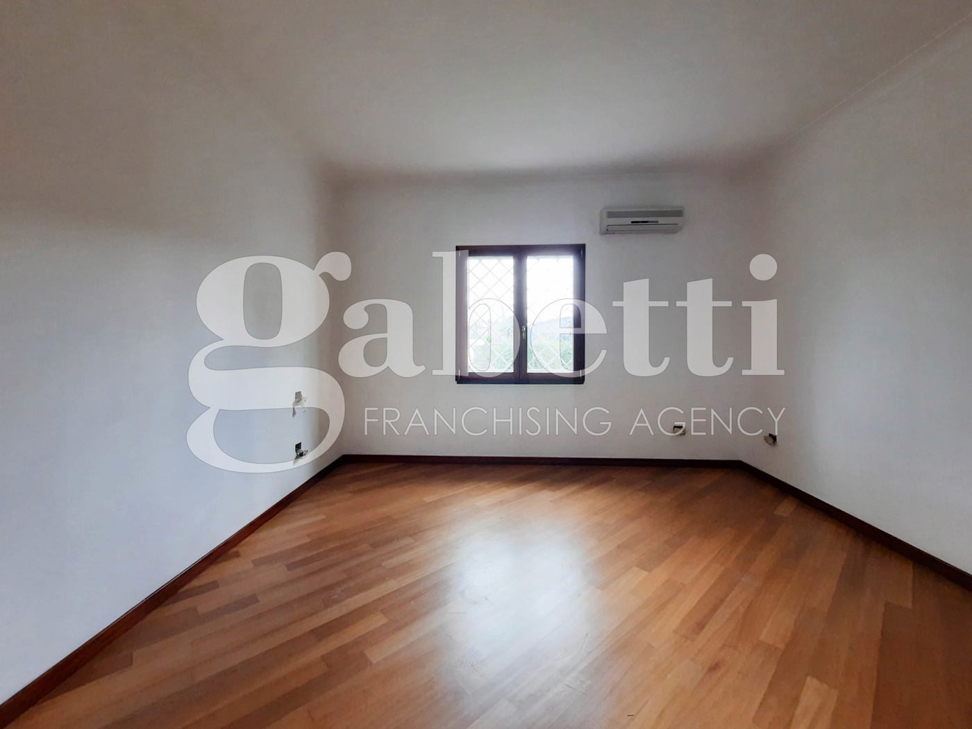 Trilocale ristrutturato a Giugliano in Campania