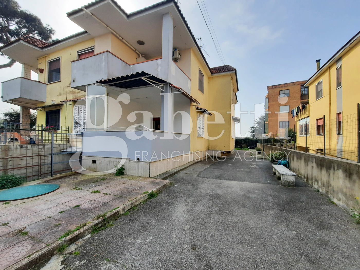 Appartamento con box doppio a Giugliano in Campania