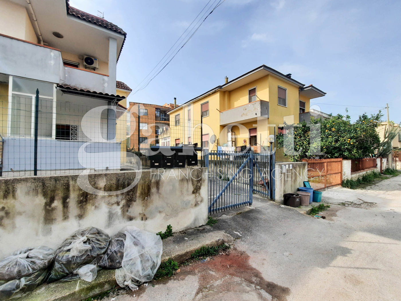 Appartamento con box doppio a Giugliano in Campania