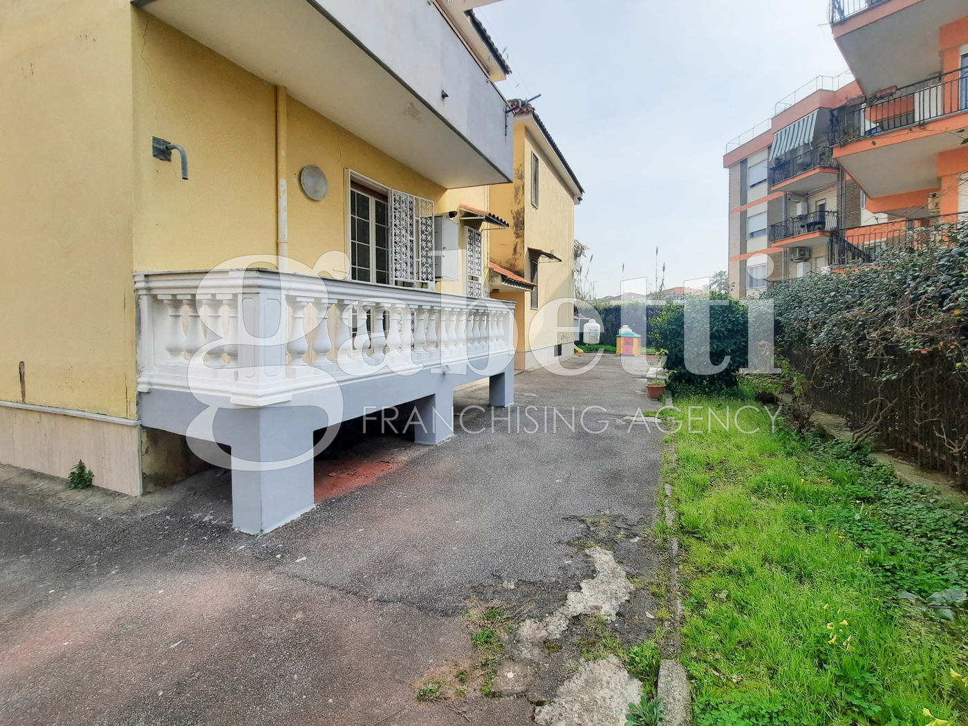 Appartamento con box doppio a Giugliano in Campania