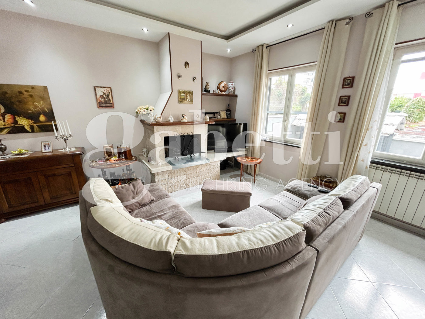 Villa in vendita a Giugliano in Campania