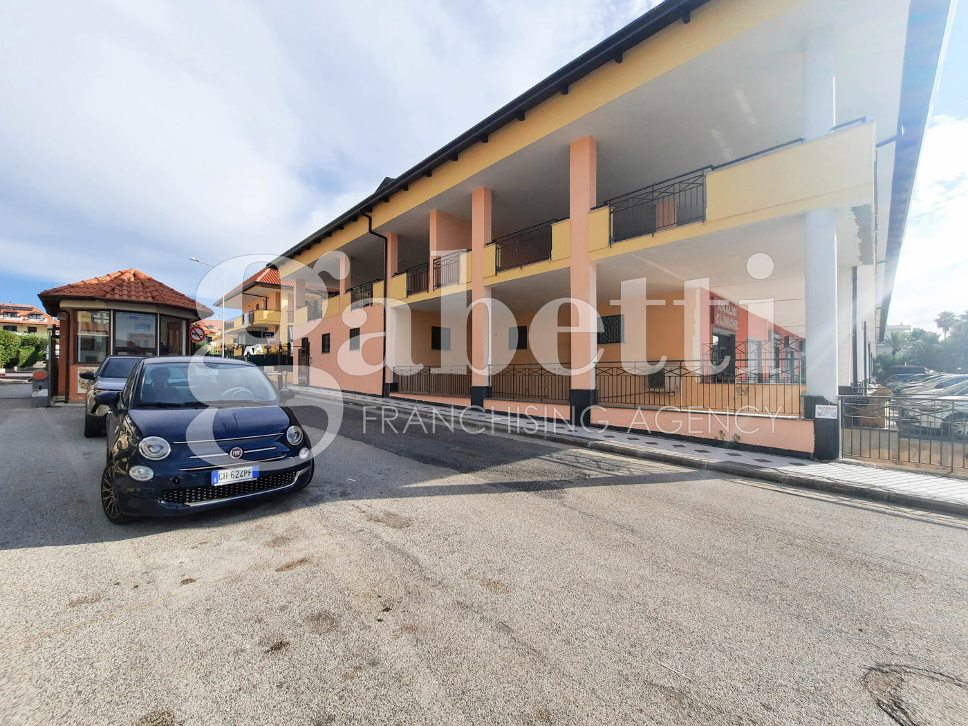 Box/Garage 51mq in vendita a Giugliano in Campania