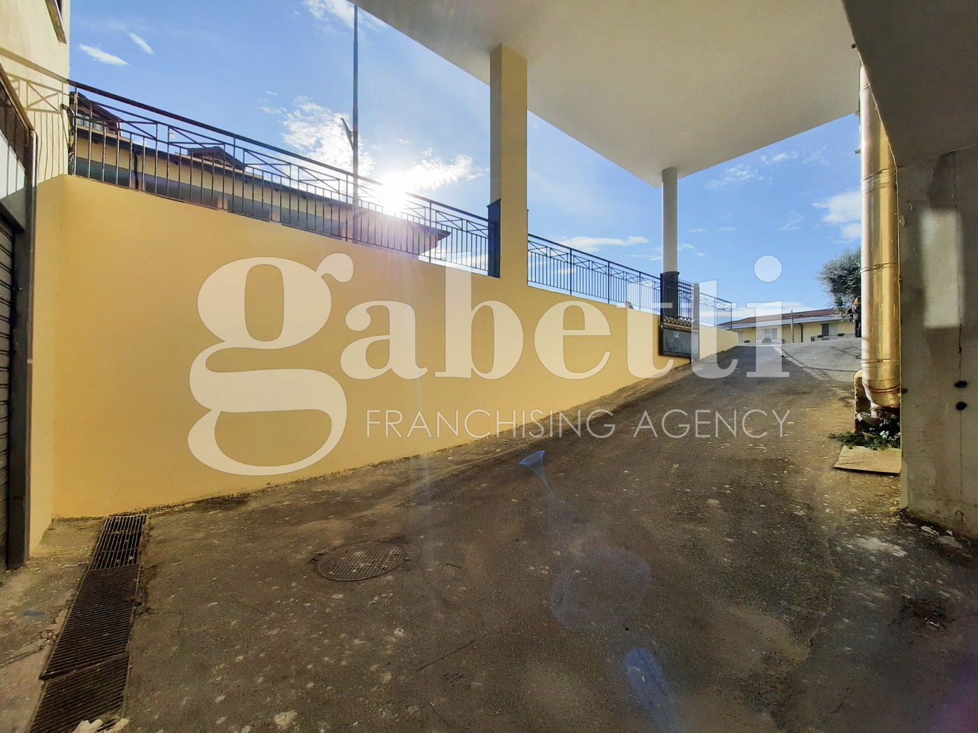 Box/Garage 51mq in vendita a Giugliano in Campania