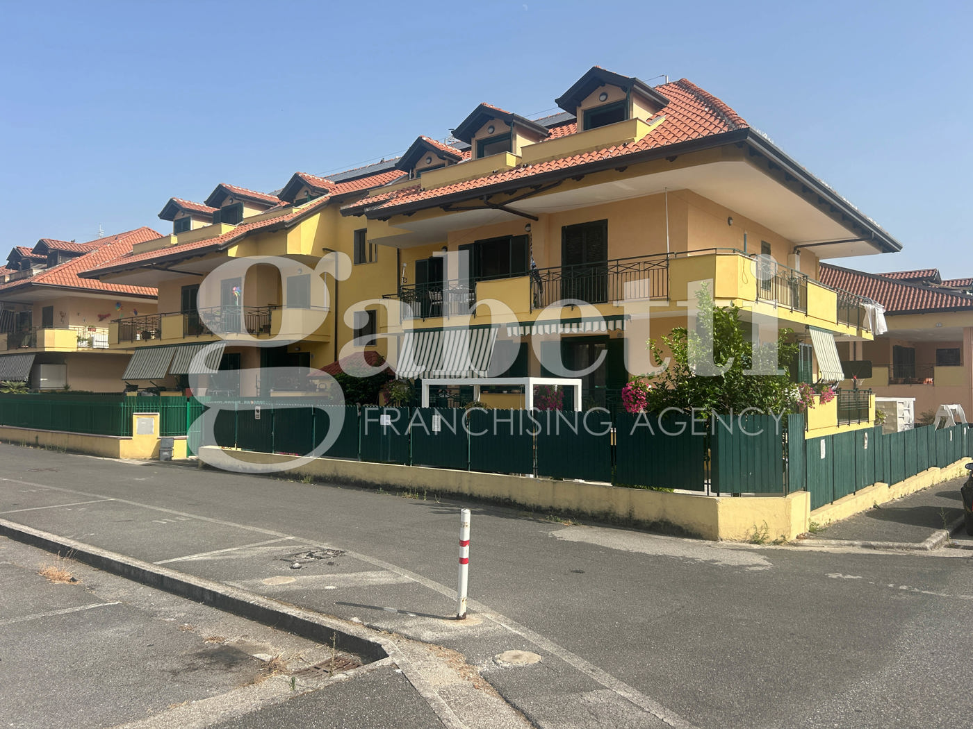 Trilocale arredato in affitto a Giugliano in Campania