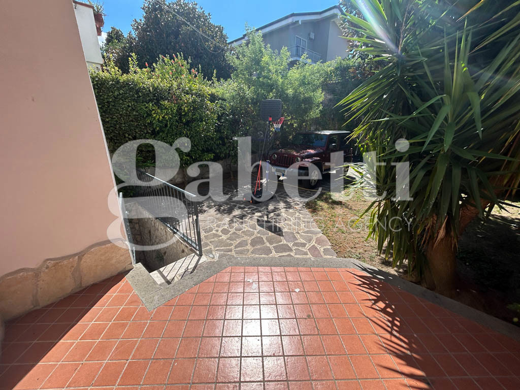 Villa arredata in affitto a Giugliano in Campania
