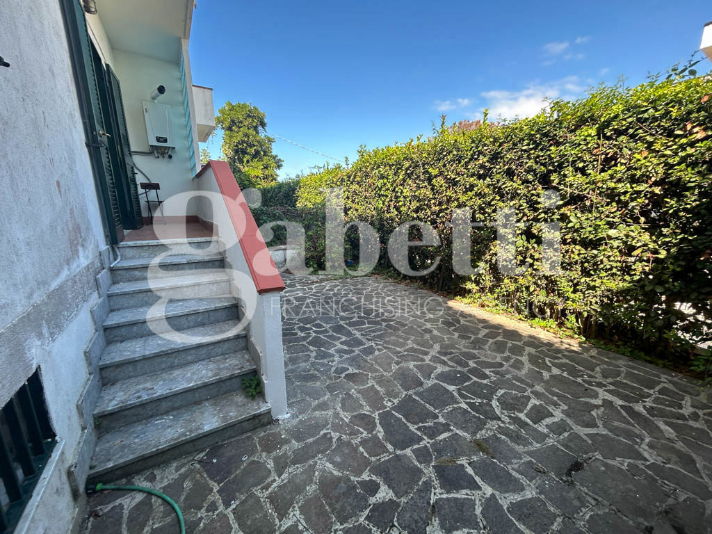 Villa arredata in affitto a Giugliano in Campania