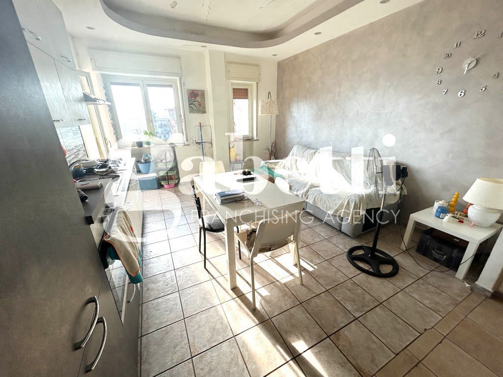Trilocale da ristrutturare a Giugliano in Campania