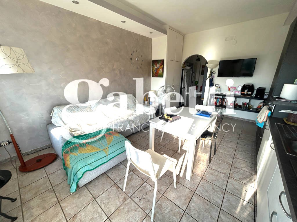 Trilocale da ristrutturare a Giugliano in Campania