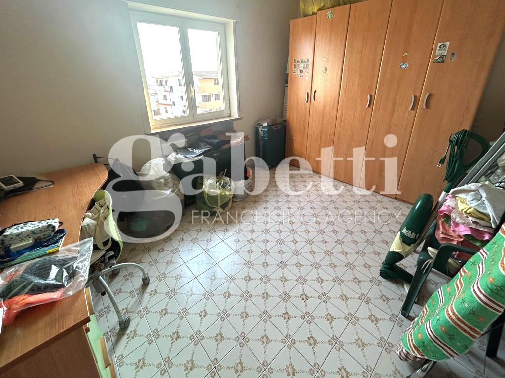 Trilocale da ristrutturare a Giugliano in Campania