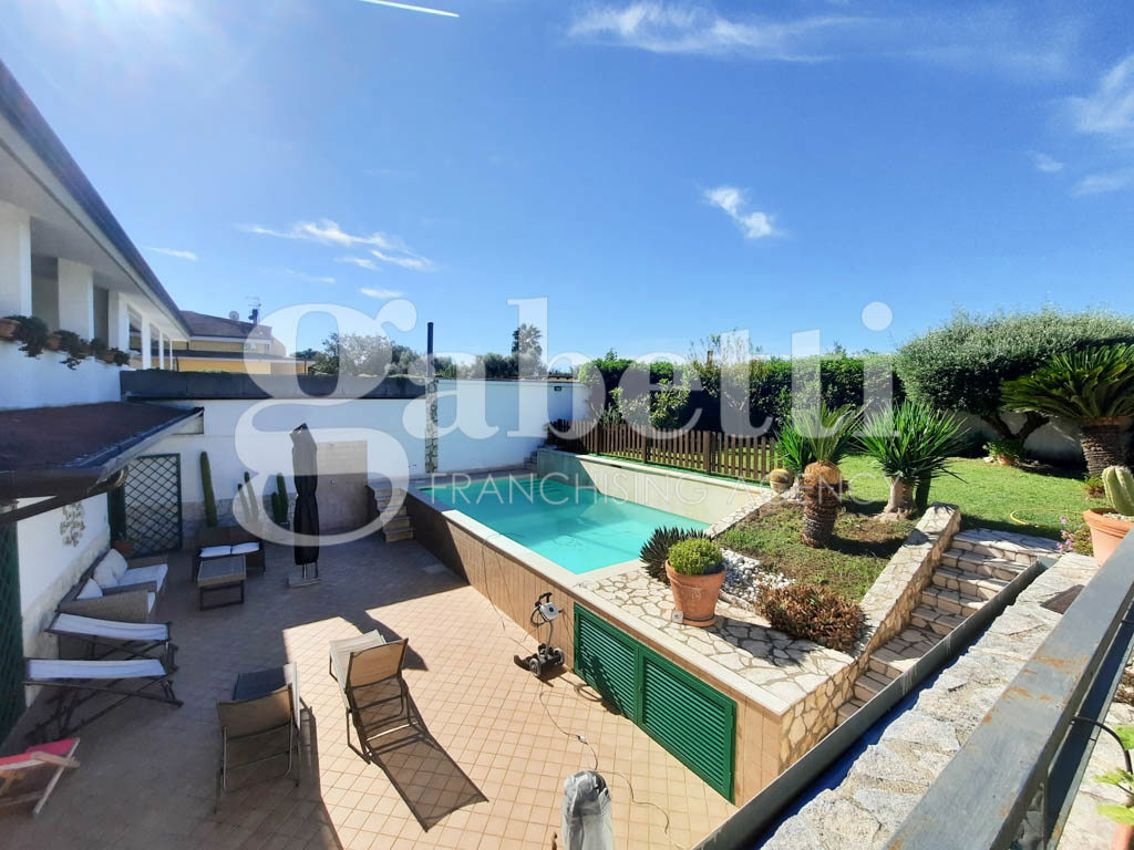 Villa con giardino a Giugliano in Campania