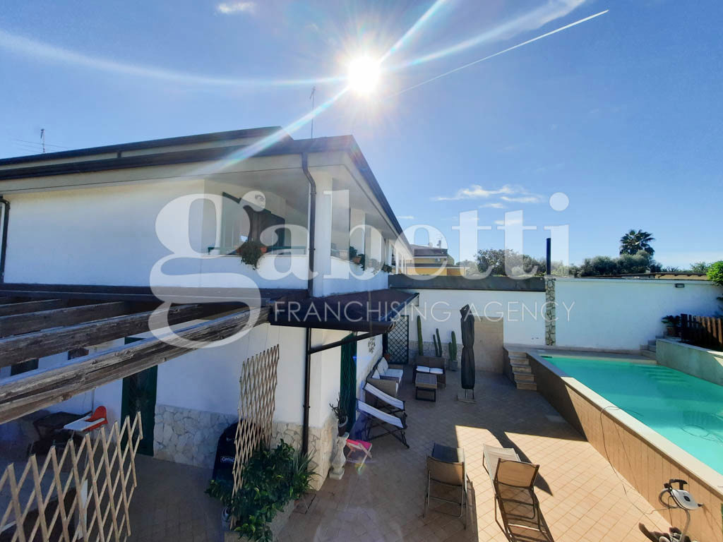 Villa con giardino a Giugliano in Campania