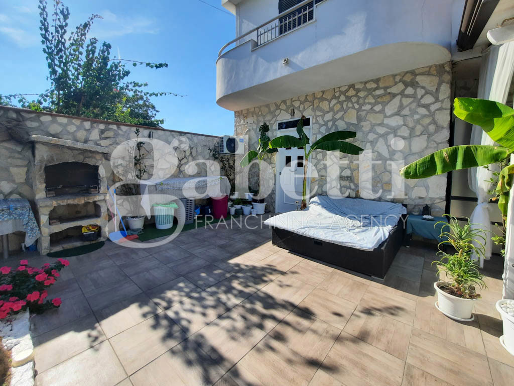 Trilocale con giardino a Giugliano in Campania
