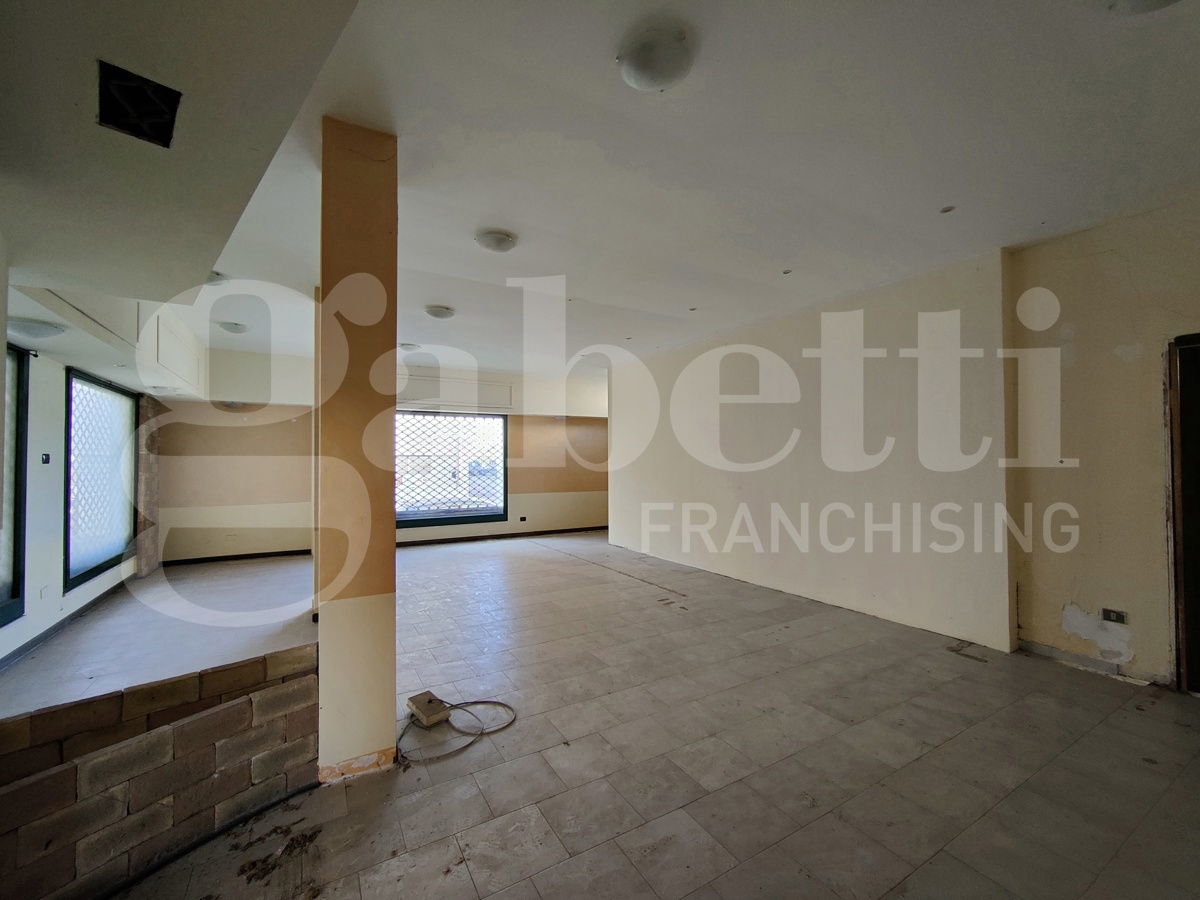 Negozio in vendita a Assemini