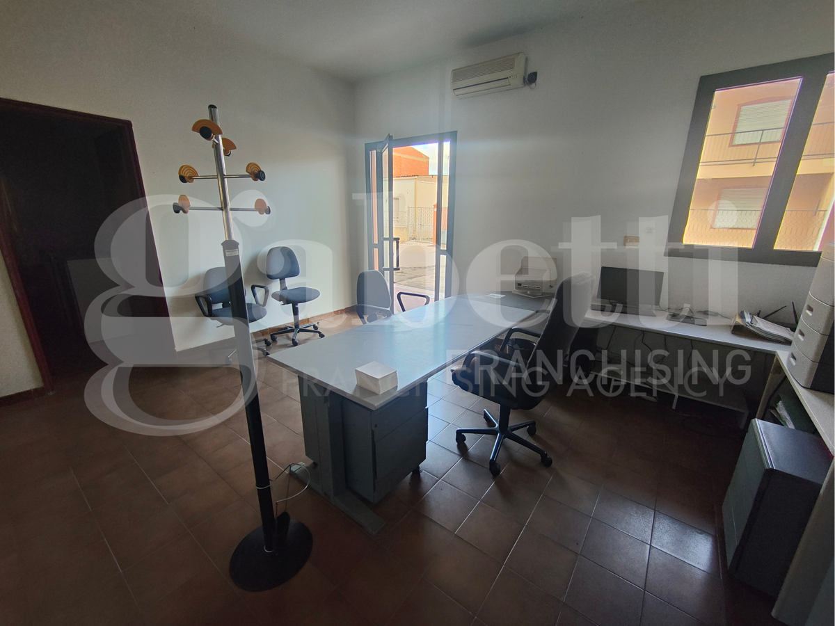 Ufficio in vendita a Uta