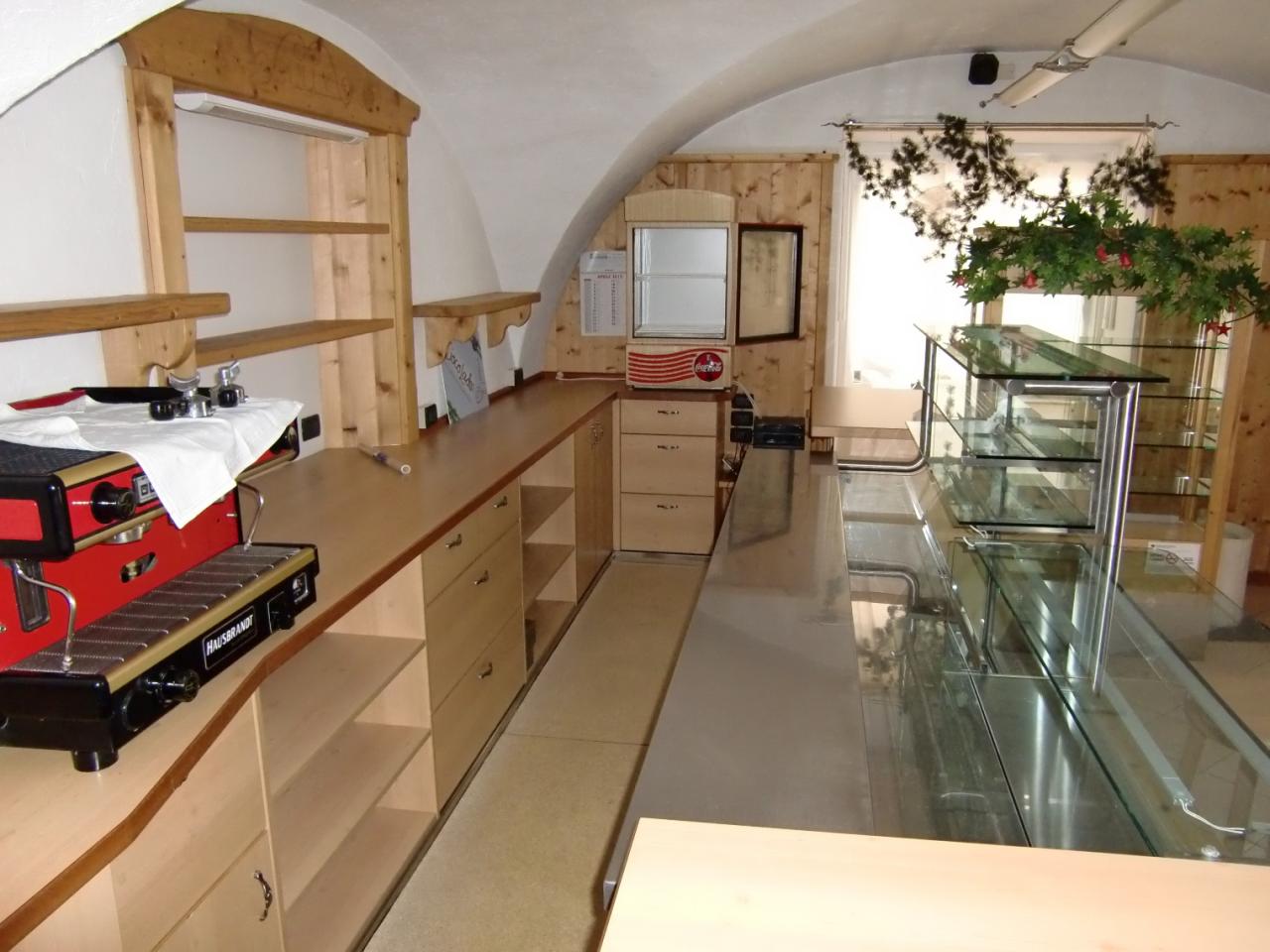 Locale commerciale in vendita a Moena