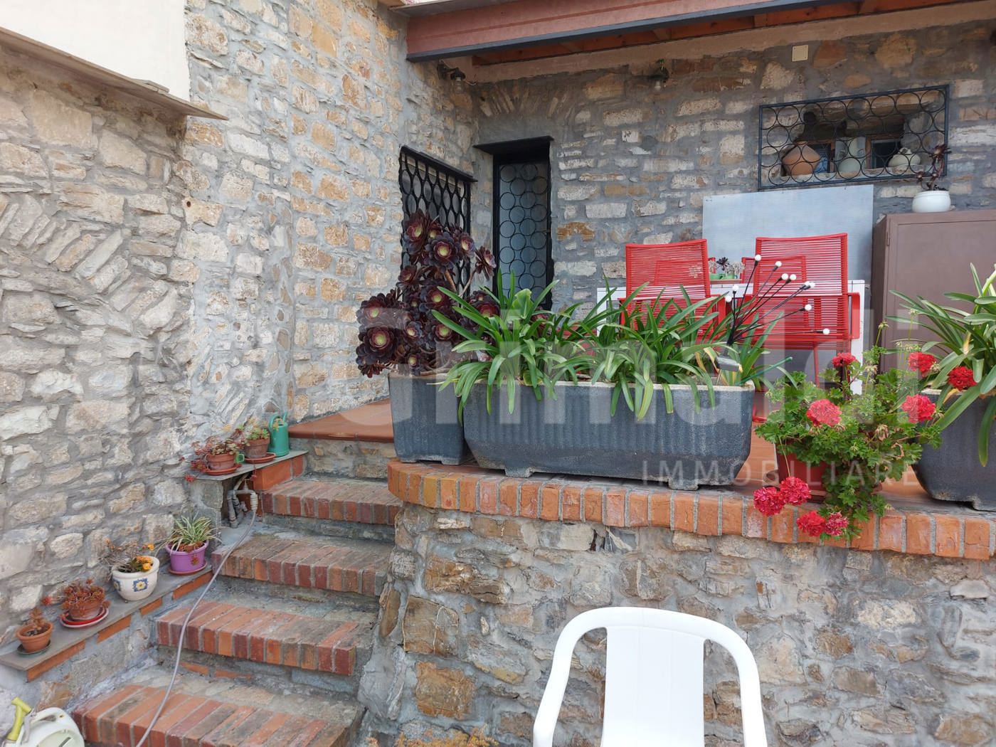 Casa indipendente con giardino a Cipressa