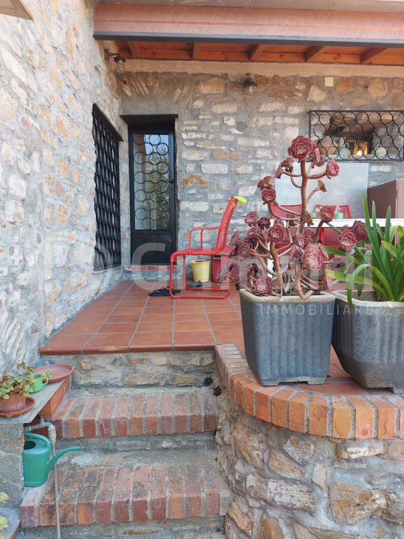 Casa indipendente con giardino a Cipressa