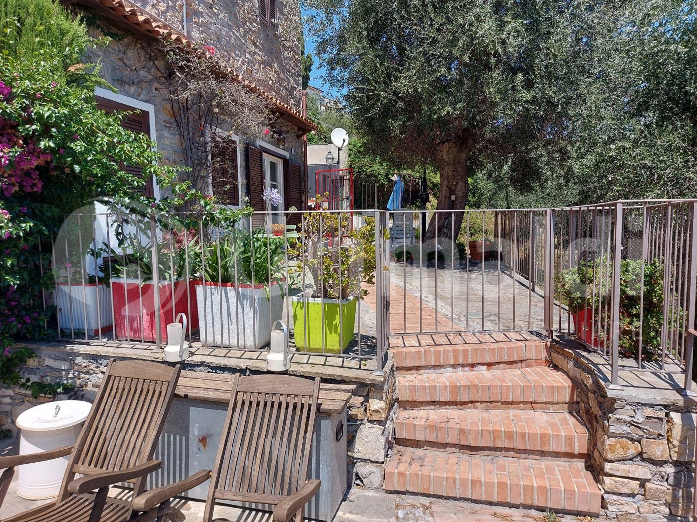 Casa indipendente con giardino a Cipressa