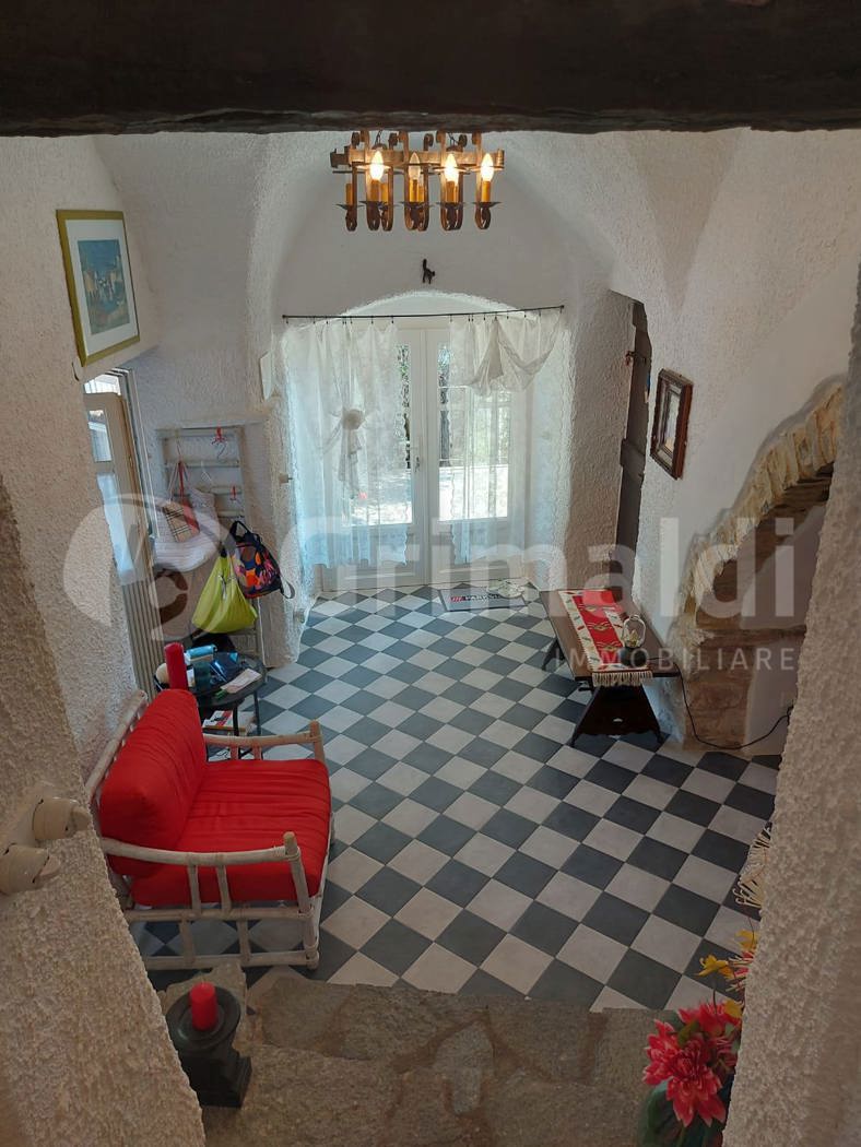 Casa indipendente con giardino a Cipressa