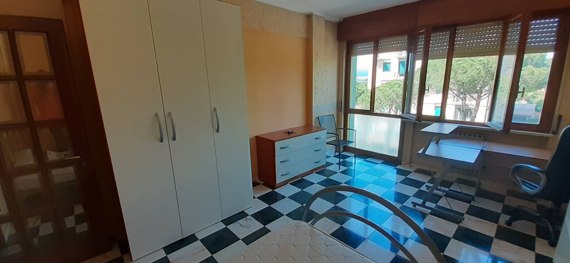 Stanza Singola con terrazzo a Pisa